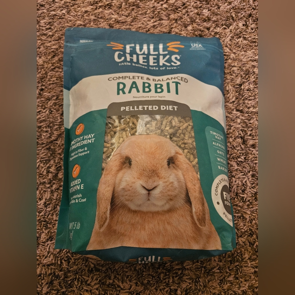 Full Cheeks Rabbitt Pellet Food